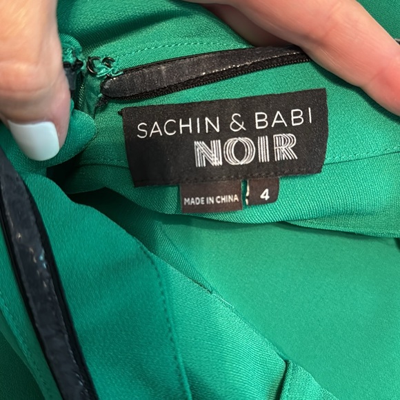 EUC Sachin & Babi Noir Flutter Sleeve Crepe Sheath Dress Size 4 - Picture 4 of 4